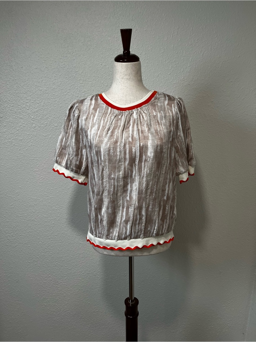 Voy Textured Cream and Orange Blouse Size Medium